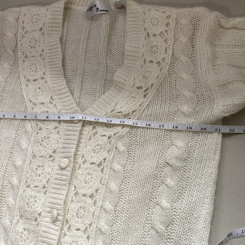 Vintage Here’s a Hug Cream Cable Knit Cardigan button front size Large - Picture 10 of 13